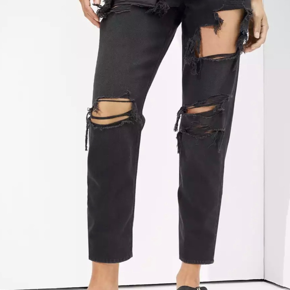 American Eagle High Rise Mom Jeans